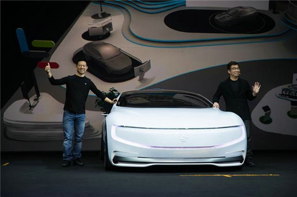 中国要实现新能源及智能汽车的弯道超越